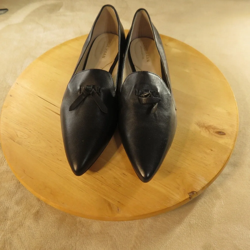 Cole Haan Grand Ambition Loafers Womens 8.5 Black Leather Bow Pointed Toe Flat
